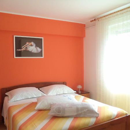Valeriana Apartment Pola Esterno foto