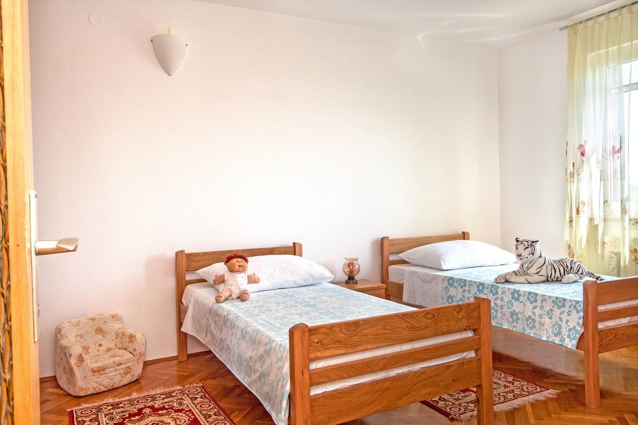 Valeriana Apartment Pola Esterno foto