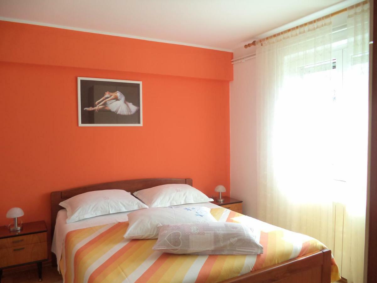Valeriana Apartment Pola Esterno foto